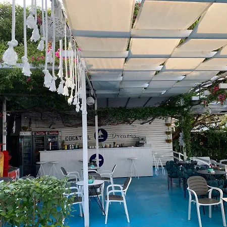 酒店 Cocktail & Dreams - 3*